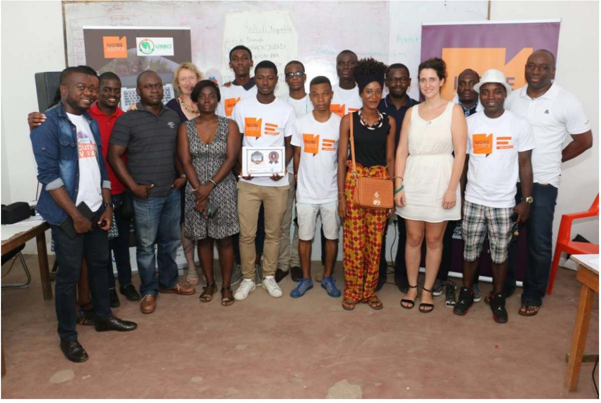 Article : HackCivPaix&nbsp;: Des jeunes Ivoiriens d&eacute;veloppent des applications innovantes au cours d&rsquo;un Hackathon de 48h